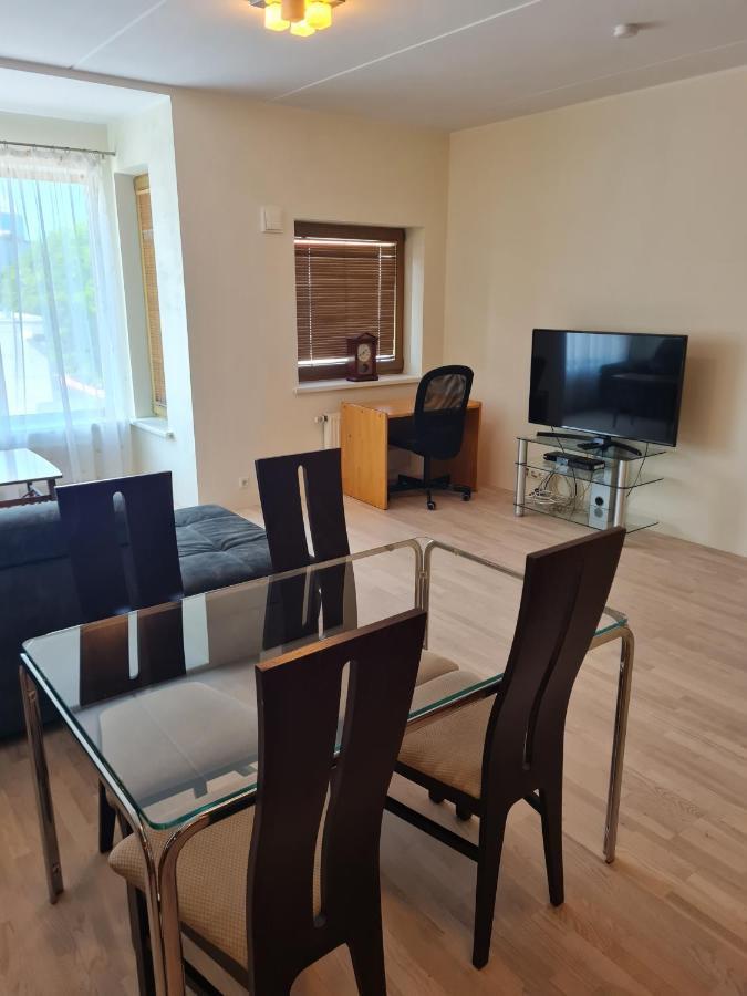 Cozy One Bedroom Apartment In City Center ทาลลินน์ ภายนอก รูปภาพ